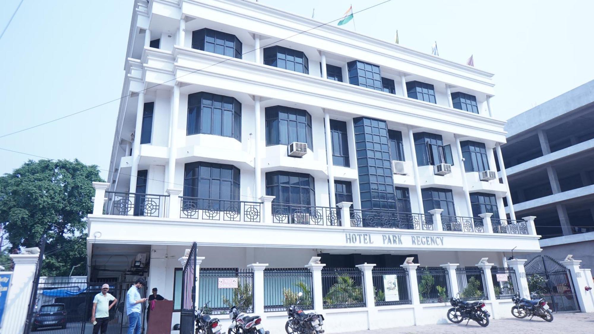 Hotel Park Regency Gorakhpur Exterior photo